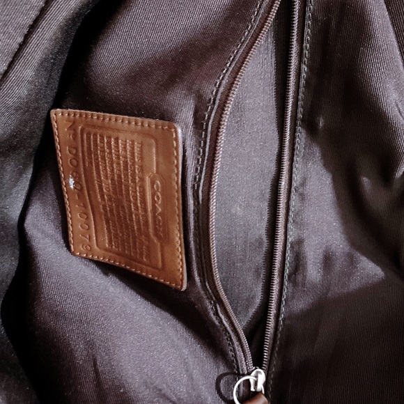 Coach signature handbag - Picture 10 of 12